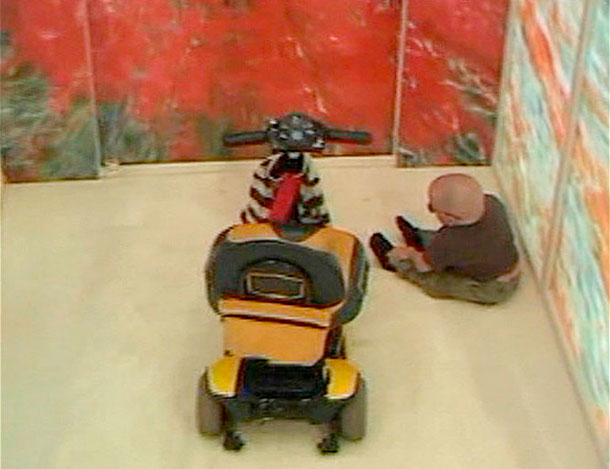 Celebrity Big Brother 6 - Verne Troyer runs in to the Diary Room